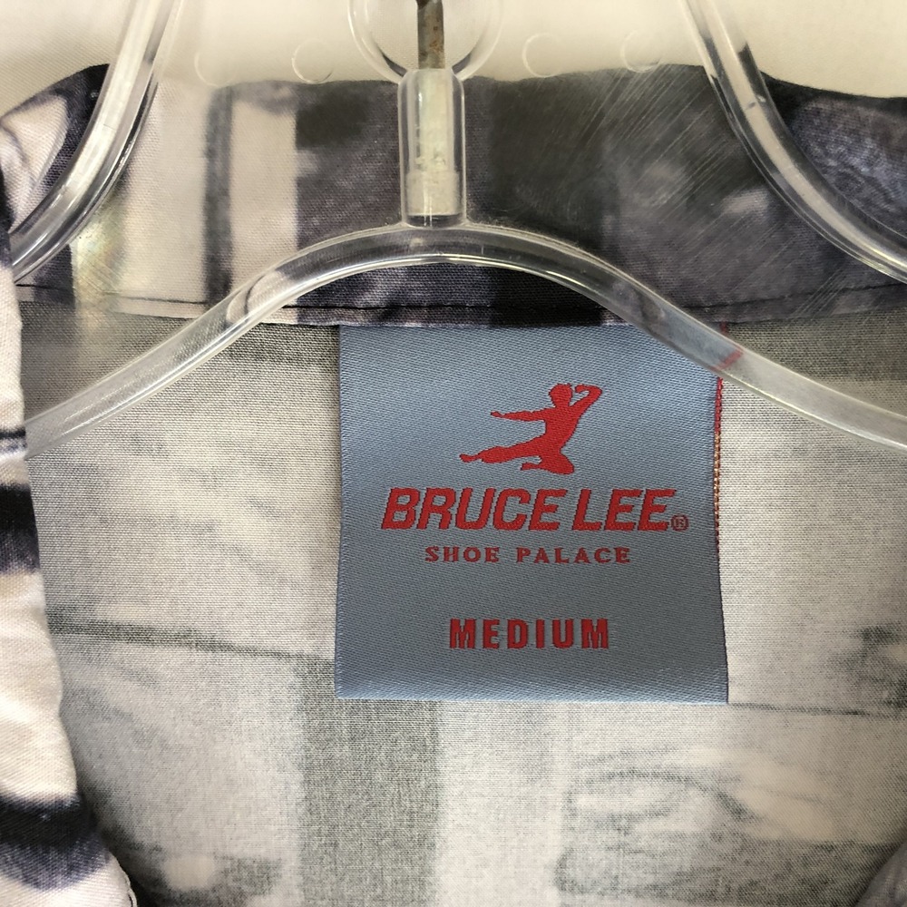 Bruce Lee Shirt Mens Medium Black Photo Graphic Rayon Short Sleeve Button Front - Picture 4 of 9
